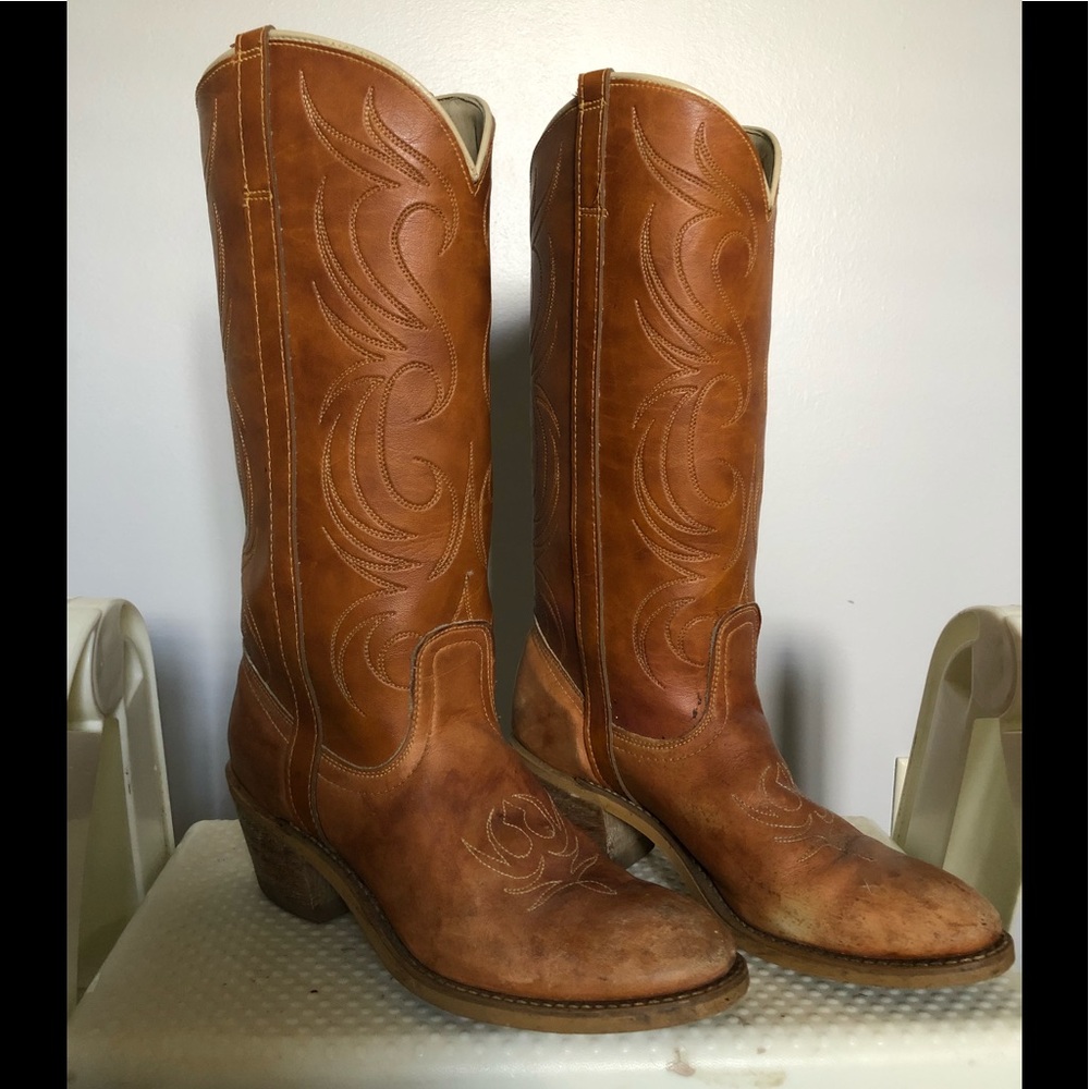 Detailed Cowboy Boots